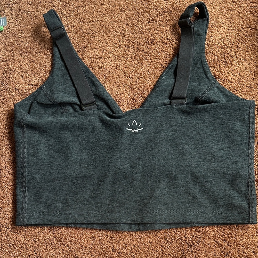 Beyond Yoga Black crop top - Picture 2 of 3